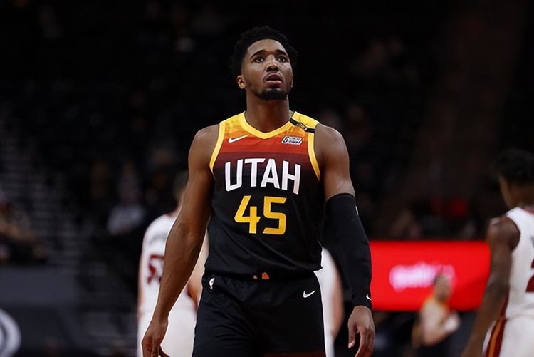 脱颖而出的 脱颖而出的